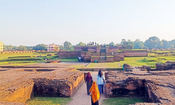 দর্শনার্থীদের বরণে প্রস্তুত কুমিল্লার শালবন বৌদ্ধ বিহার ও ময়নামতি