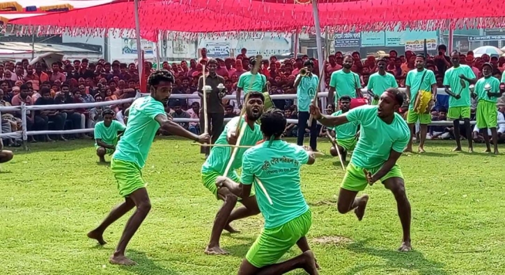 মেহেরপুরে লাঠির লড়াই ছড়ালো মুগ্ধতা
