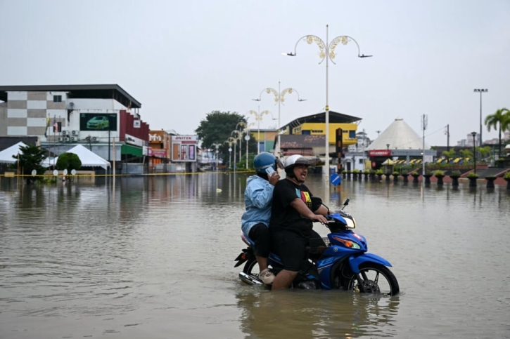 থাইল্যান্ড ও মালয়েশিয়ায় বন্যায় নিহত ৩৪