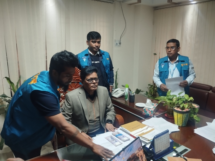 যশোরের প্রাথমিক শিক্ষা অফিসার আশরাফুল ঘুসের টাকাসহ আটক
