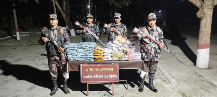 সাতক্ষীরা সীমান্ত থেকে ভারতীয় মালামাল জব্দ