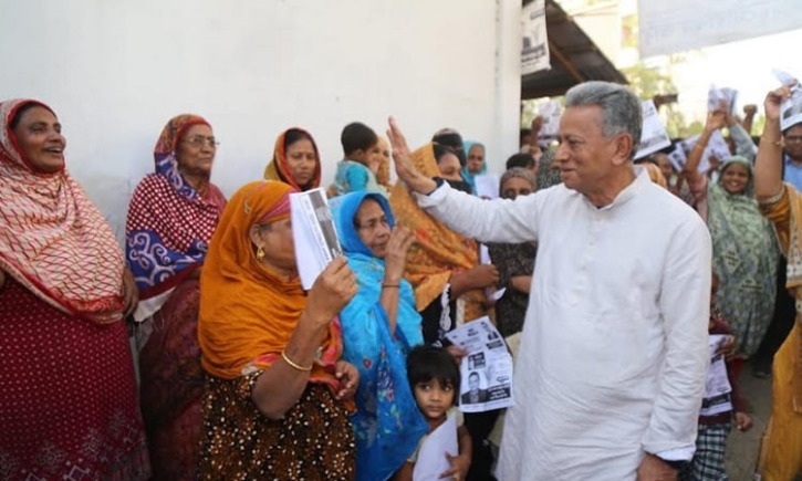 নির্বাচিত সরকার জনগণের কাছে স্বচ্ছ ও জবাবদিহি থাকবে : আমীর খসরু