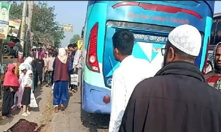কুমিল্লার বাসচাপায় নারী ও শিশুর মৃত্যু