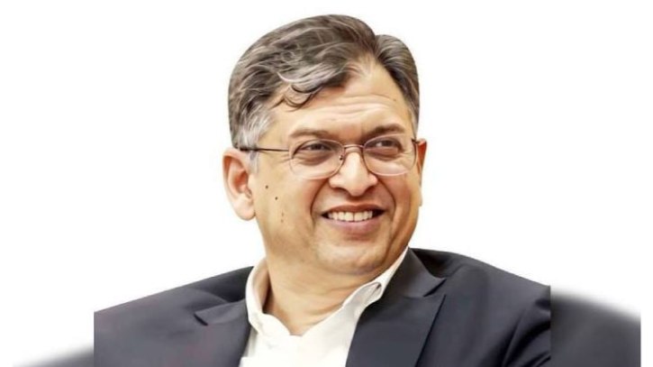 কক্সবাজার থেকে প্রথম পূর্ণমন্ত্রী হলেন সালাহউদ্দিন আহমদ
