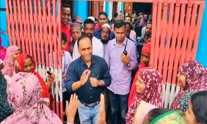 স্কুলের আইপিএস কেনার জন্য এক মাসের বেতন দিলেন ডেপুটি স্পিকার