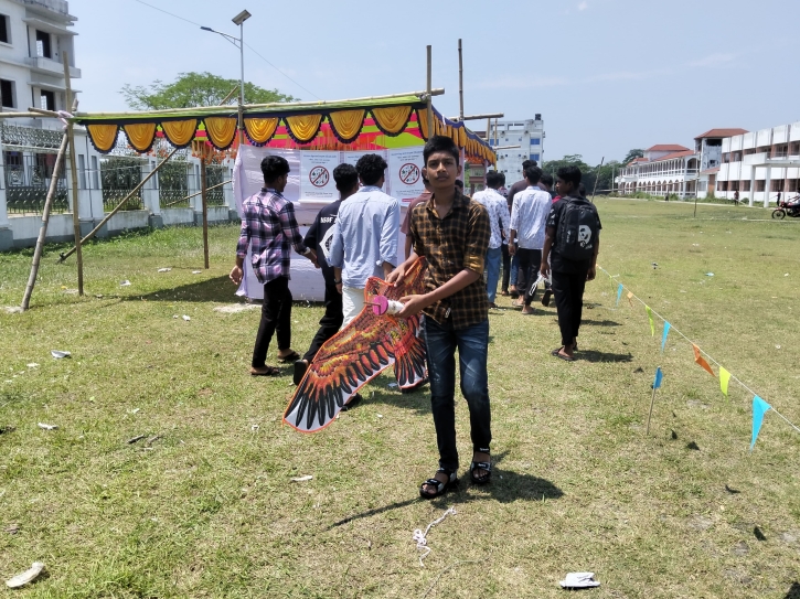 মাদারীপুর ডাসারে ঘুড়ি উৎসব অনুষ্ঠিত