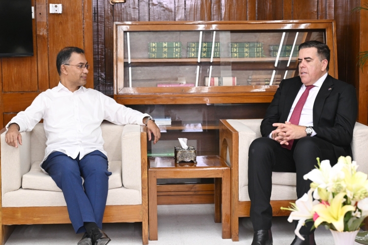 প্রধানমন্ত্রীর সঙ্গে অস্ট্রেলিয়ার সংসদীয় প্রতিনিধি দলের সৌজন্য সা