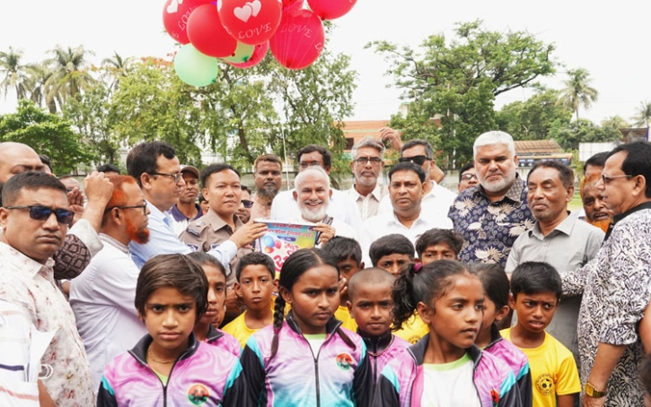 খুলনায় প্রাথমিক বিদ্যালয় গোল্ডকাপ ফুটবল টুর্নামেন্ট শুরু