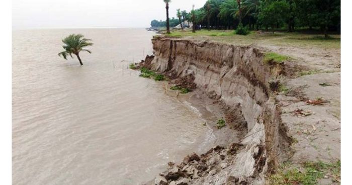 দেশজুড়ে তীব্র নদী ভাঙন ৯ জেলায় বন্যার অবনতি