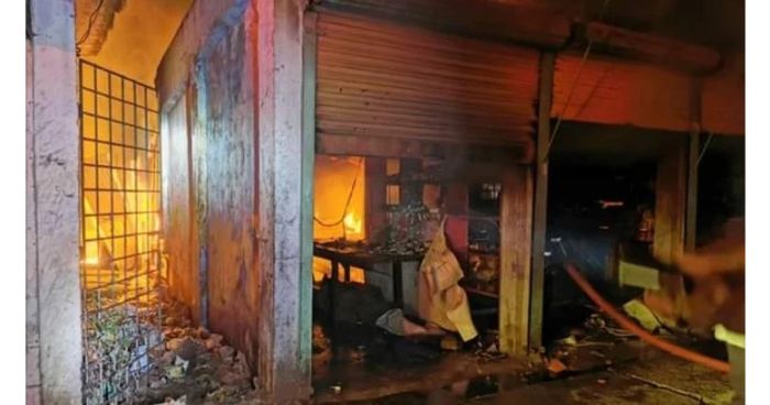 আখাউড়ায় বেকারিতে আগুন