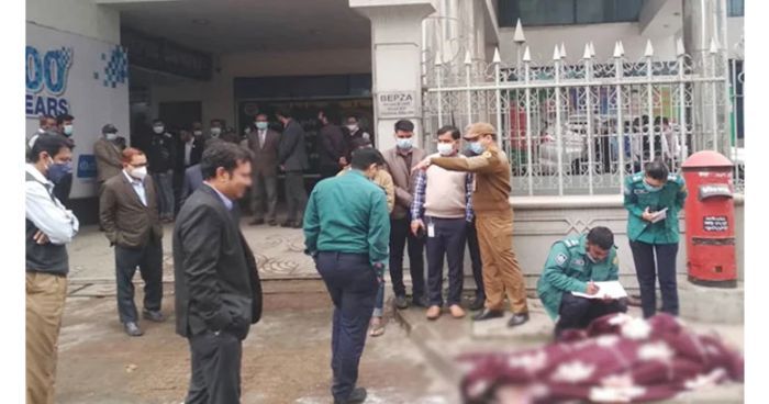 বৈদ্যুতিক খুঁটিতে বাইকের ধাক্কা, বাবা-ছেলে নিহত