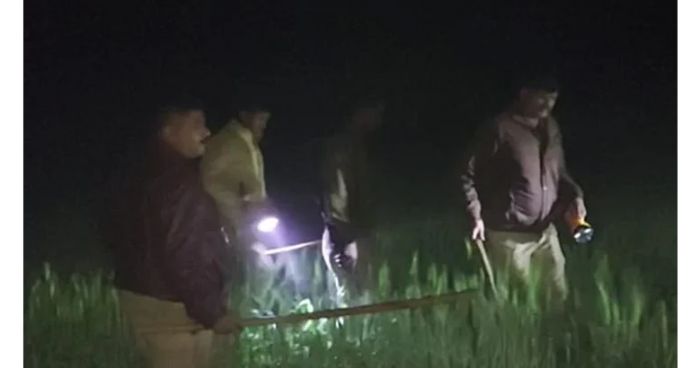 ভারতে মদের কারখানায় পুলিশ সদস্যকে পিটিয়ে হত্যা