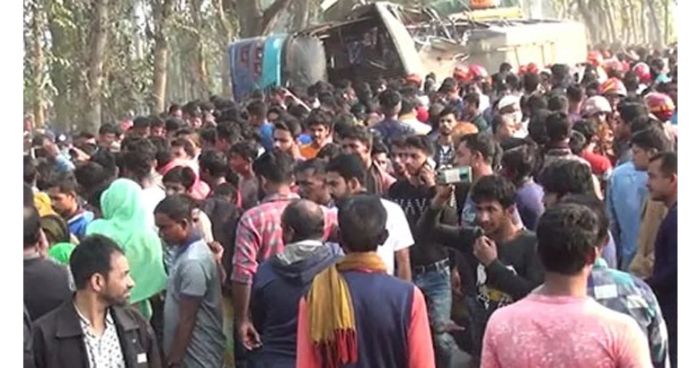 পরীক্ষা শেষে বাড়ি ফেরা হলো না এমএম কলেজের ২ শিক্ষার্থীর
