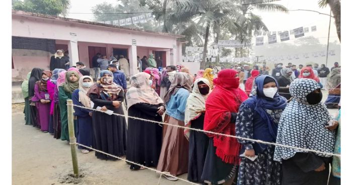 চার পৌরসভায় ভোটগ্রহণ চলছে