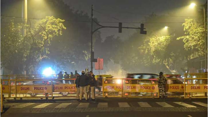 ভারতের রাজধানী দিল্লিতে কারফিউ জারি