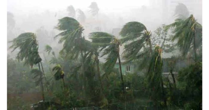 দক্ষিণাঞ্চলে অস্থায়ীভাবে দমকা হাওয়াসহ মাঝারি বৃষ্টি হতে পারে আজও