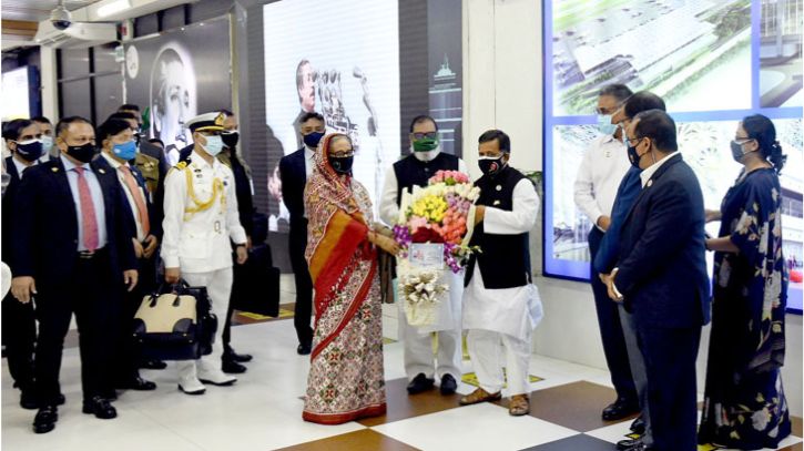 দেশে ফিরলেন প্রধানমন্ত্রী