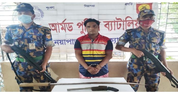 কক্সবাজার টেকনাফে আগ্নেয়াস্ত্রসহ এক রোহিঙ্গা আটক