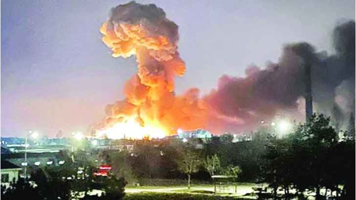 উপর্যুপরি রুশ মিসাইল হামলায় কাঁপছে ইউক্রেন