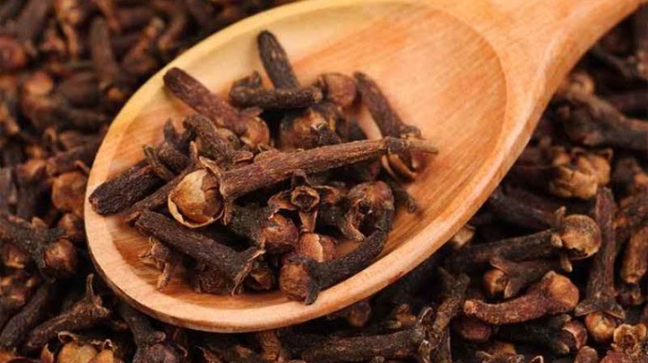 মুখের দুর্গন্ধ দূর করার সহজ উপায়
