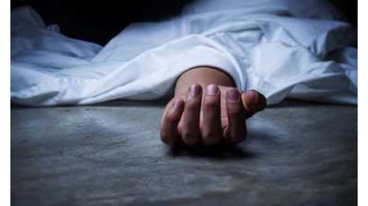কুড়িগ্রাম:নিয়ন্ত্রণ হারিয়ে পিঠার দোকানে অটো, নিথর বিক্রেতা