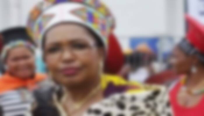 দক্ষিণ আফ্রিকার জুলু গোষ্ঠীর অন্তবর্তীকালীন শাসক রানি মারা গেছেন
