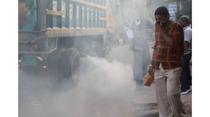 বায়ু দূষণে আয়ু কমেছে বাংলাদেশিদের