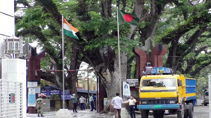 ট্রান্সশিপমেন্ট সুবিধা বাতিল - বাংলাদেশি ৪ ট্রাক ফেরত পাঠাল ভারত