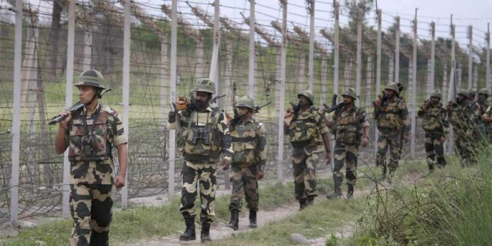 পাকিস্তানি বাহিনীর গুলিতে ভারতীয় সেনা নিহত