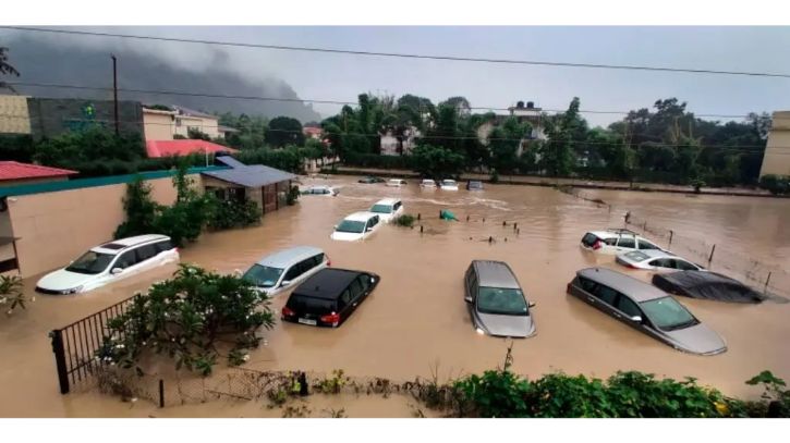 ফিলিপাইনে ভয়াবহ বন্যায় ৪৬ হাজার মানুষ বাস্তচ্যুত