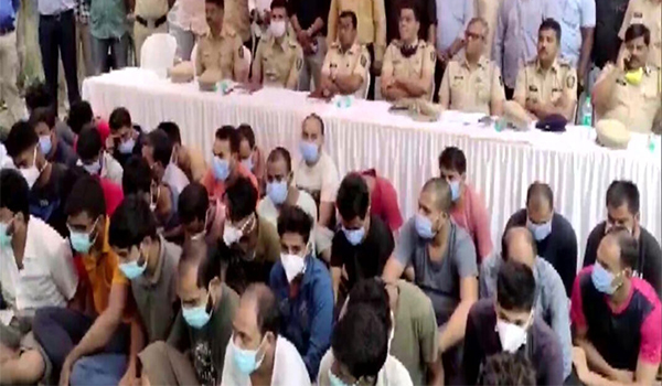 ভারতে জাল পাসপোর্ট-পরিচয়পত্রসহ ৪০ বাংলাদেশি আটক