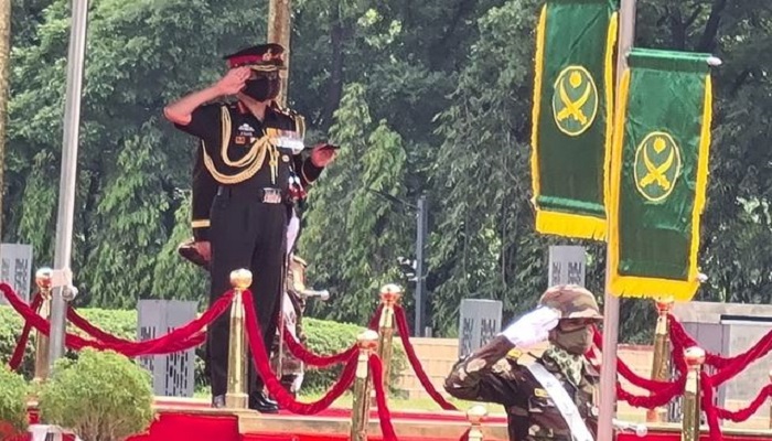 পাঁচদিনের সফরে ঢাকায় এসেছেন ভারতের সেনাপ্রধান