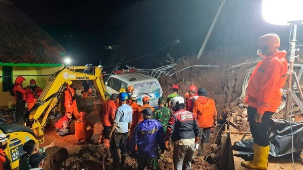ইন্দোনেশিয়ায় সোনার খনি ধসে ৭জন নিহত ও অন্তত ৯জন আহত
