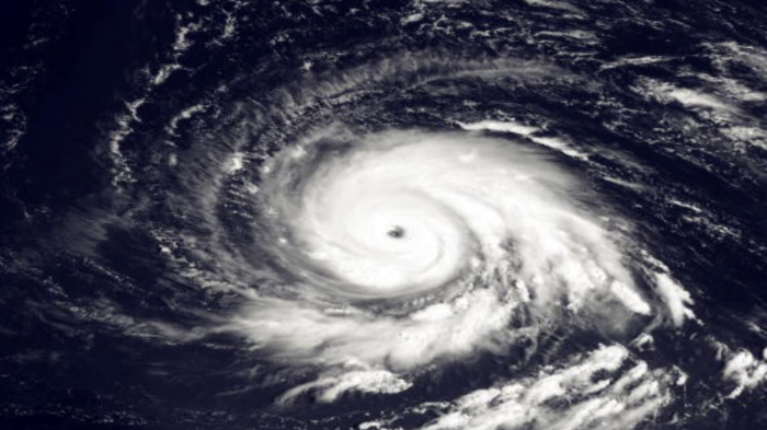যুক্তরাষ্ট্রের ক্যারোলিনার উত্তরে আঘাত হেনেছে হারিকেন ইসাইয়াস