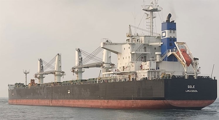 কয়লা নিয়ে আরো এক জাহাজ হাজির পায়রা বন্দরে