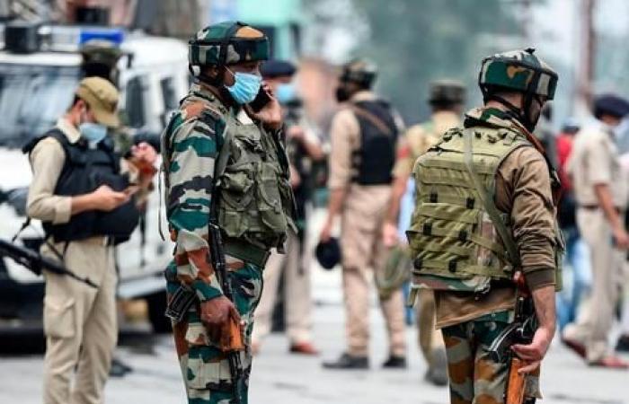 কাশ্মীরে বিদ্রোহী হামলায় দুই পুলিশ সদস্য নিহত