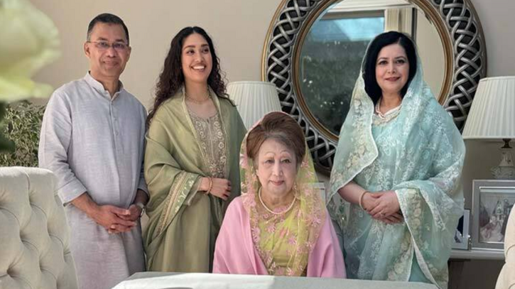 ৫ মে দেশে ফিরছেন খালেদা জিয়া