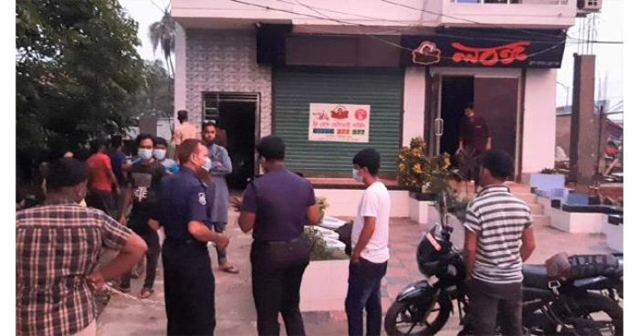 আজিমপুর স্টাফ কোয়ার্টারে মিলল ঢাবি ছাত্রীর মরাদেহ