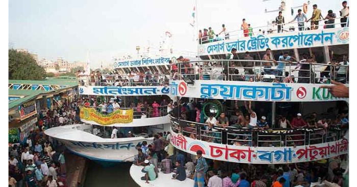 যাত্রী চাপ বেশি থাকায় লঞ্চ চলবে কাল সকাল ৬টা পর্যন্ত লঞ্চ