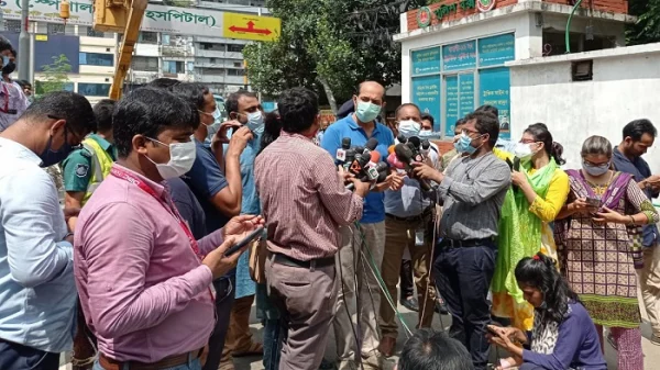 অবৈধ সাইনবোর্ড-বিলবোর্ড মিললেই কঠোর ব্যবস্থা: মেয়র আতিক