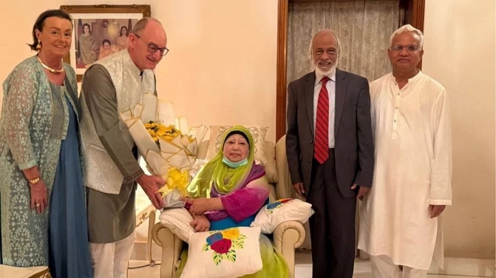 বিদায়ী জার্মান রাষ্ট্রদূতের সঙ্গে খালেদা জিয়ার সৌজন্য সাক্ষাৎ
