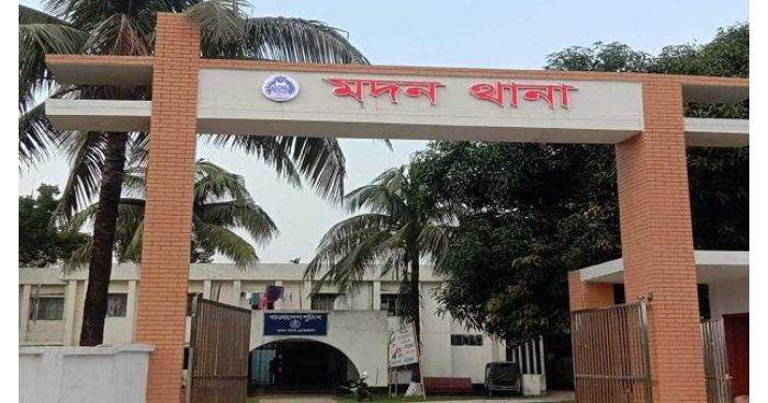 হাতকড়া অবস্থায় পালাল আসামি