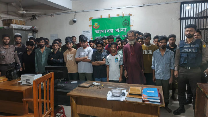 রাতে চার ঘণ্টার অভিযানে মোহাম্মদপুরে আটক ১০০