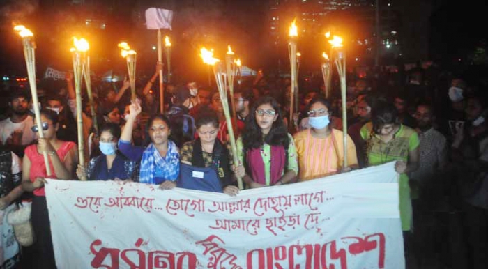 ধর্ষণবিরোধী বিক্ষোভে উত্তাল রাজধানী ঢাকা