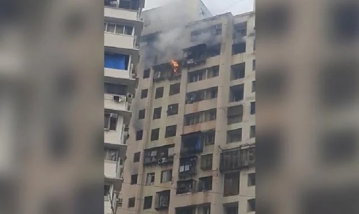 মুম্বাইয়ে বহুতল ভবনে ভয়াবহ অগ্নিকান্ডে নিহত ৭