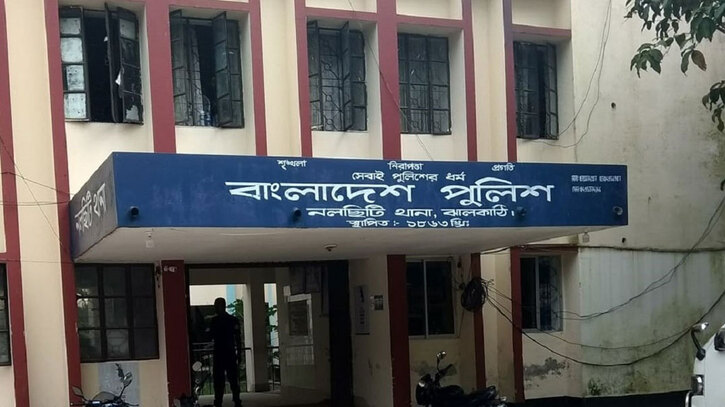 ঝালকাঠিতে সড়কে ঝরল মুক্তিযোদ্ধা ও বাইক চালকের প্রাণ