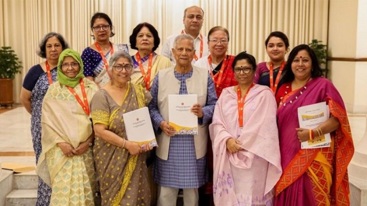 ‘চিন্তার স্বাধীনতাও হারাচ্ছি?’ নারী কমিশন বিতর্কে গীতিআরার উদ্বেগ