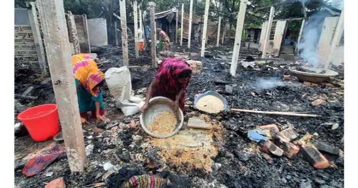 কুড়িগ্রামে ভয়াবহ অগ্নিকাণ্ডে নিঃস্ব মুদি দোকানদার