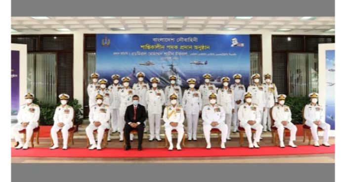 বীরত্ব ও সাহসিকতার জন্য শান্তিকালীন পদক পেলেন নৌবাহিনীর ৪০ সদস্য