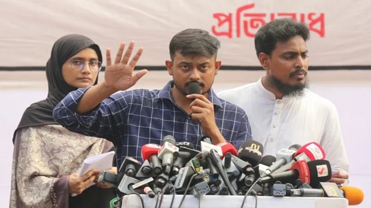 সংবাদমাধ্যম নিয়ে তীব্র ক্ষোভ, ‘হাসিনামাধ্যম’ আখ্যা পাটওয়ারীর